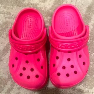 girls size 9 hot pink crocs